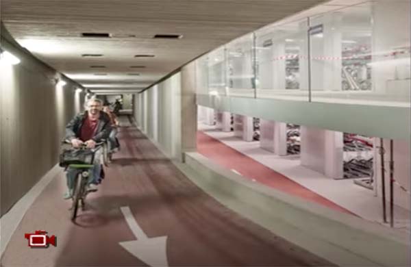 Pays-Bas_Parking à vélos